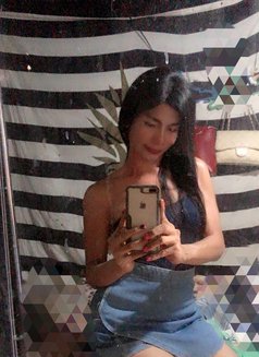 Kim - escort in Cebu City Photo 1 of 2