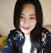 Karen - escort in Doha Photo 1 of 5