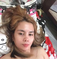 Kim - Intérprete de adultos in Manila