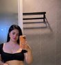 Kim - escort in Manila Photo 1 of 7