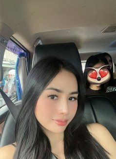 Kim - escort in Manila Photo 5 of 6