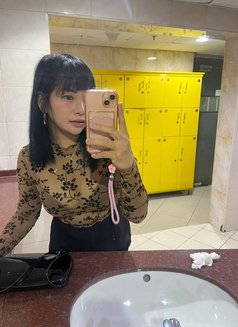 Kim - escort in Sharjah Photo 3 of 4