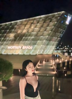 Kim - escort in Taipei Photo 18 of 19
