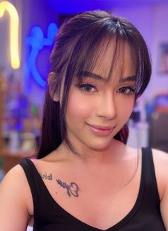 kim - Transsexual escort in Abu Dhabi Photo 26 of 27