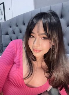 kim - Transsexual escort in Abu Dhabi Photo 28 of 30