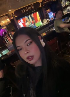 Kim - Transsexual escort in Abu Dhabi Photo 1 of 4