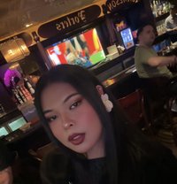 Kim - Transsexual escort in Abu Dhabi