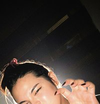Kim - Transsexual escort in Abu Dhabi