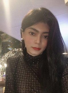 Kim - Transsexual escort in Manila Photo 12 of 14