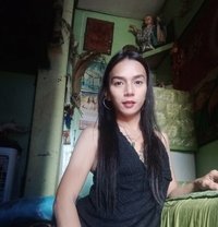 Kim - Transsexual escort in Manila