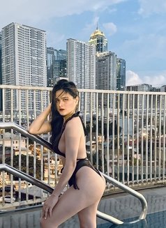 Kim Guerrero - escort in Makati City Photo 2 of 5