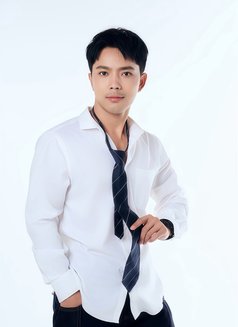 Kim Half Thai Korea - Male escort in Abu Dhabi Photo 2 of 3
