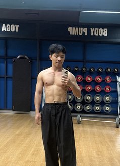 Kim Half Thai Korea - Male escort in Abu Dhabi Photo 5 of 8