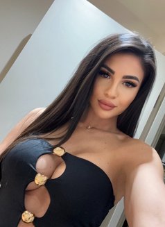 Kim High Class Babe - puta in London Photo 5 of 8