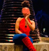 Kim - escort in Makati City