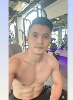 Kim Jiehan - Acompañantes masculino in Jakarta Photo 3 of 3