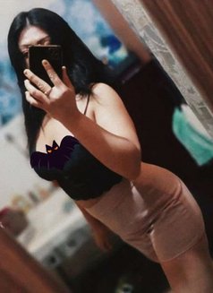 Kim K - masseuse in Gurgaon Photo 2 of 3