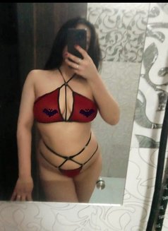 Kim K - escort in New Delhi Photo 1 of 1