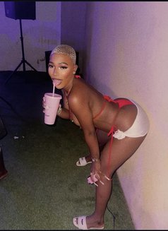 Kim - escort in Accra Photo 3 of 4