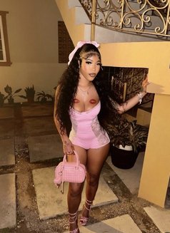 Kim - escort in Accra Photo 4 of 4