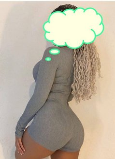 RINA NEW ARRIVAL IN NUNGABAKKAM - escort in Chennai Photo 2 of 5