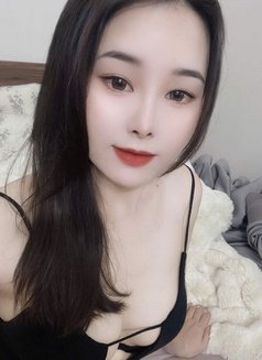 Kim Ngân - puta in Singapore Photo 7 of 7