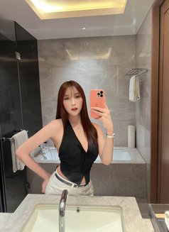 Kim Princess - escort in Makati City Photo 2 of 9