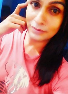 Kim RADIKA available Now - Transsexual escort in Colombo Photo 10 of 10