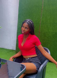 Kim - escort in Abidjan Photo 4 of 4