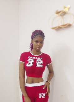 Kim - escort in Abidjan Photo 3 of 3