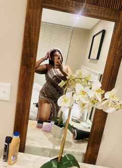 Kim - escort in Cape Town Photo 4 of 4