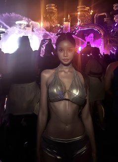 Kim - escort in Bangkok Photo 15 of 19
