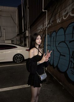 Kim - escort in Taipei Photo 3 of 7