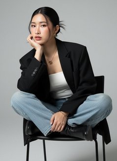 Kim - puta in Taipei Photo 3 of 5