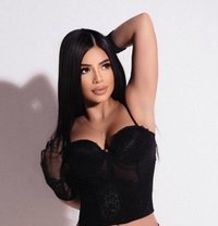 Kim - escort in Tirana