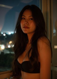 Kim Sujie - escort in Singapore Photo 1 of 8