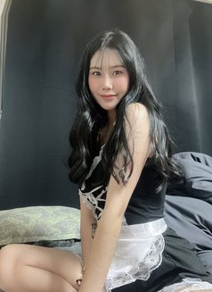 Kim Sujie - escort in Singapore Photo 6 of 8