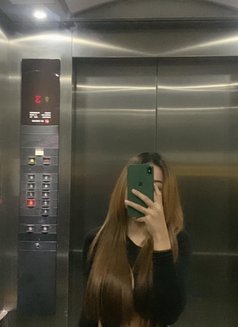 Kim - escort in Bangkok Photo 1 of 2