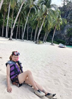 Kim Top and Bottom - Transsexual escort in Manila Photo 4 of 4