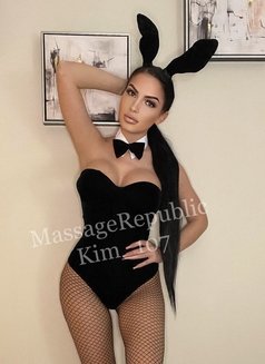 Kim - escort in Dubai Photo 7 of 8