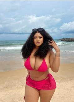 Kim - escort in Abidjan Photo 2 of 5