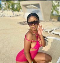 Kim - escort in Accra Photo 1 of 5