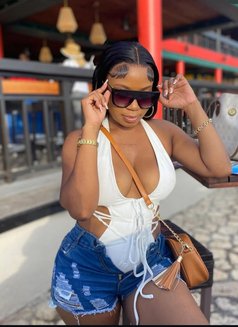 Kim - escort in Accra Photo 3 of 3