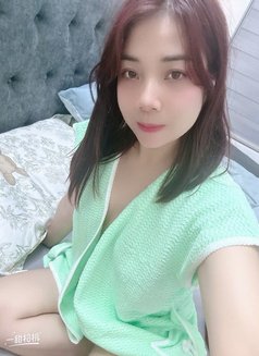 Kimbaby - puta in Hanoi Photo 7 of 10