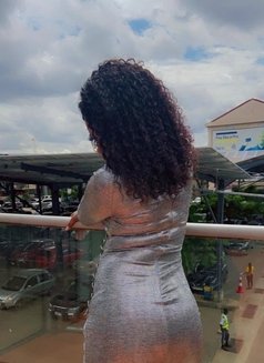 Kimberly - escort in Accra Photo 1 of 3