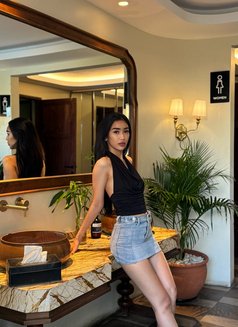 Kimberly - escort in Bali Photo 7 of 9