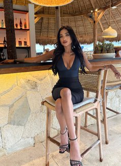 Kimberly - escort in Bali Photo 8 of 13