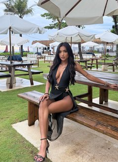 Kimberly - escort in Bali Photo 9 of 13