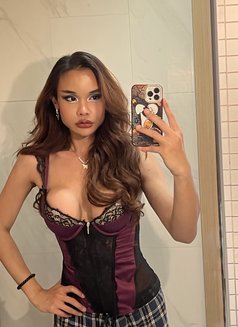 Kimgee - Transsexual escort in Bangkok Photo 7 of 9
