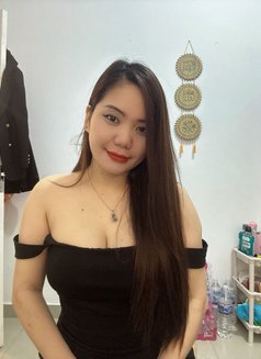 Kimly - escort in Abu Dhabi Photo 1 of 8